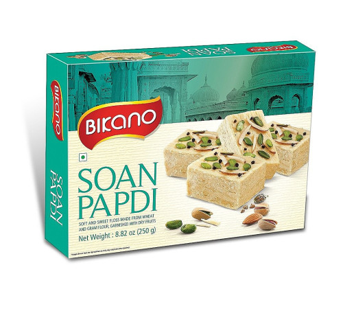 Сладкая нежная халва Соан Папди с орехами Bikano, 250 г.